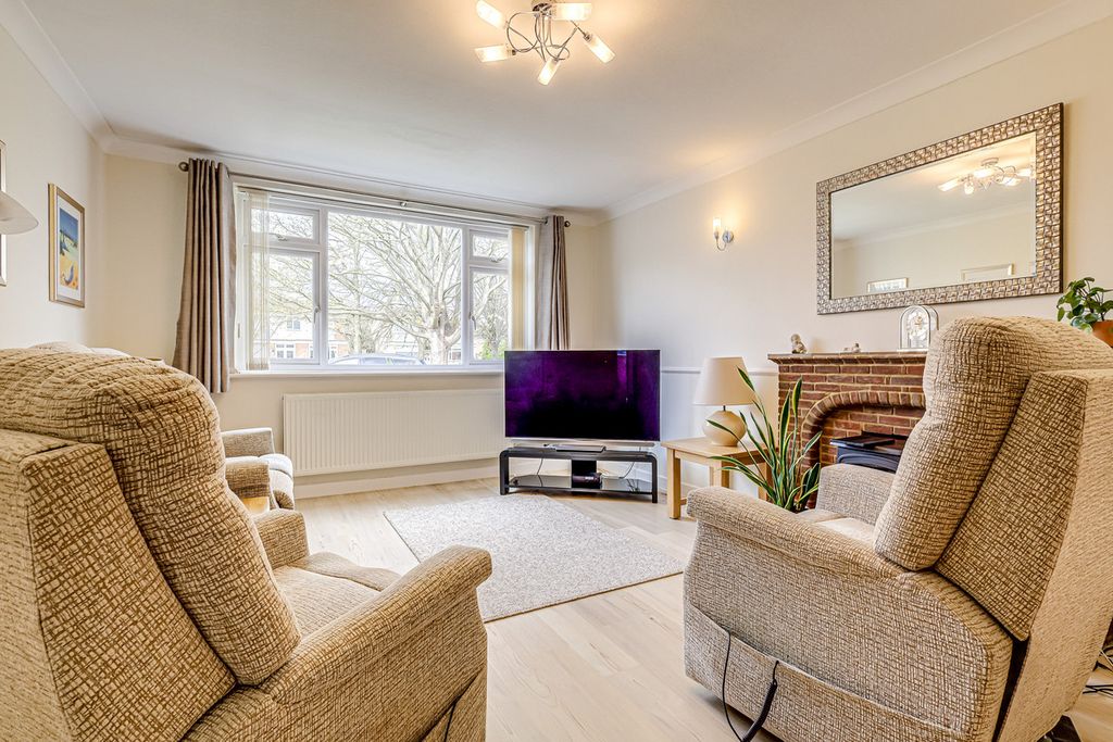 Property photo 2 of 34