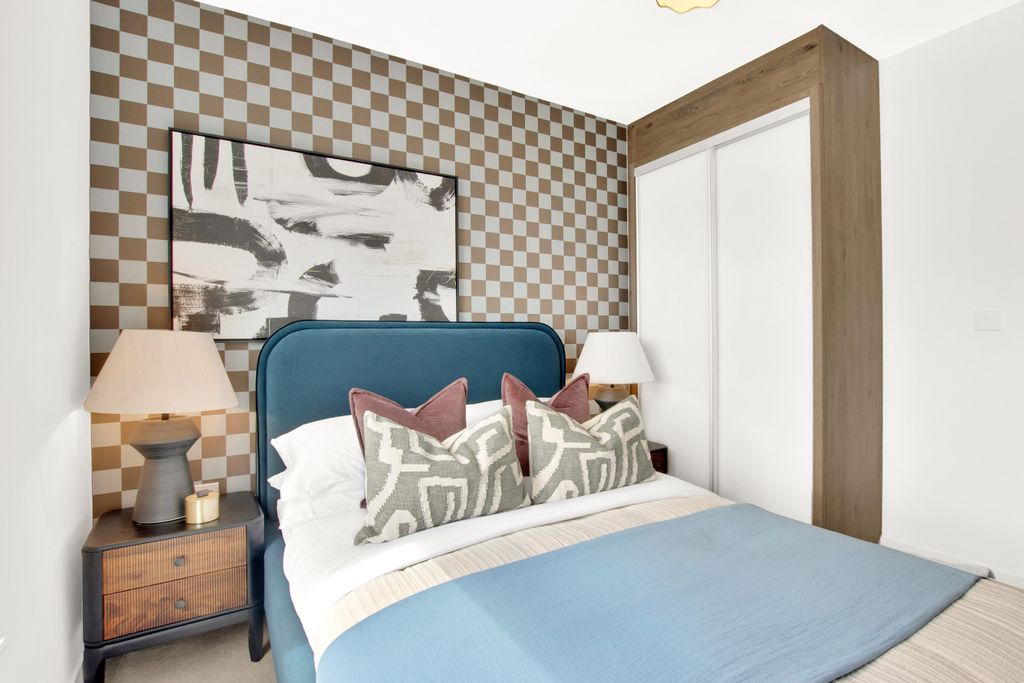 Property photo 3 of 6 Bedroom