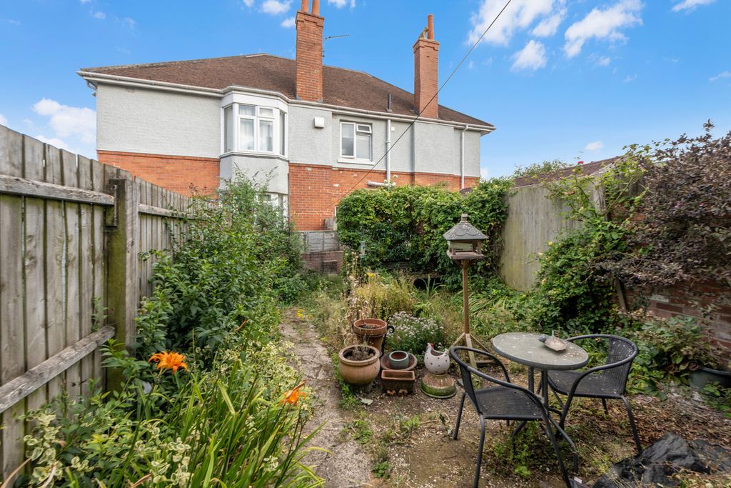 Property photo 2 of 11