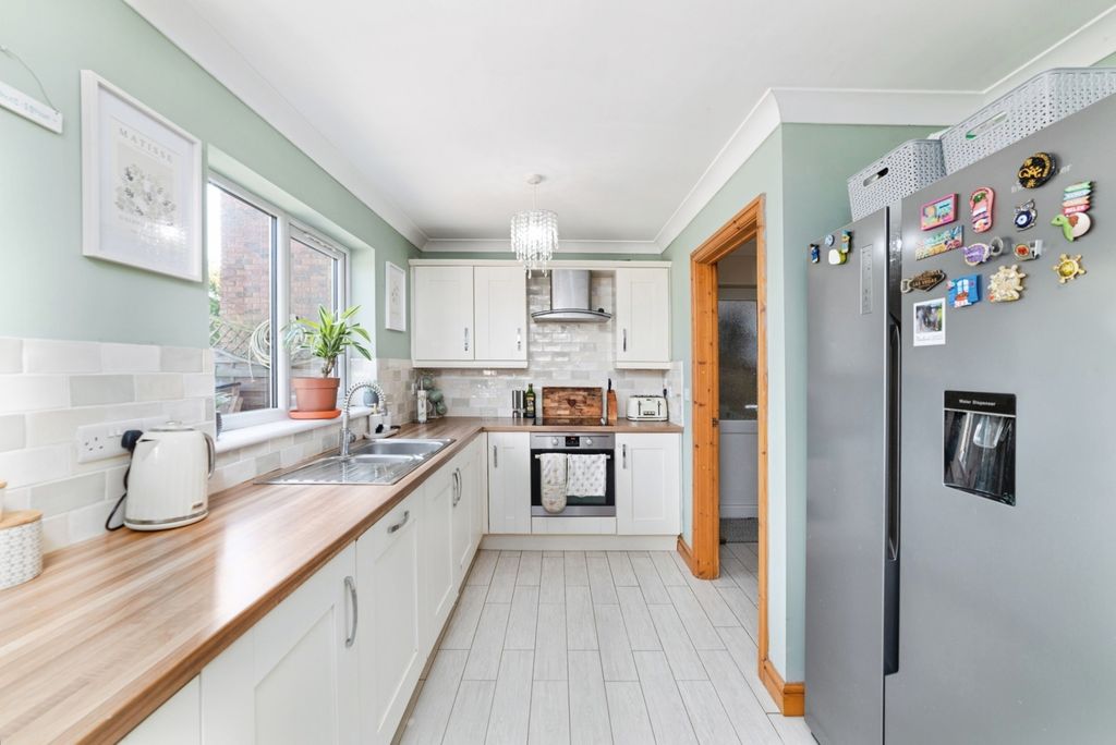 Property photo 3 of 21 Pbox-Img.Jpg