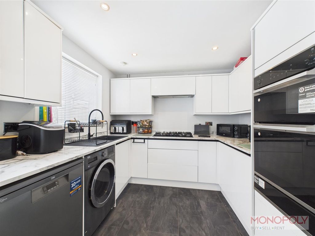 Property photo 3 of 10 Kitchen/ Diner