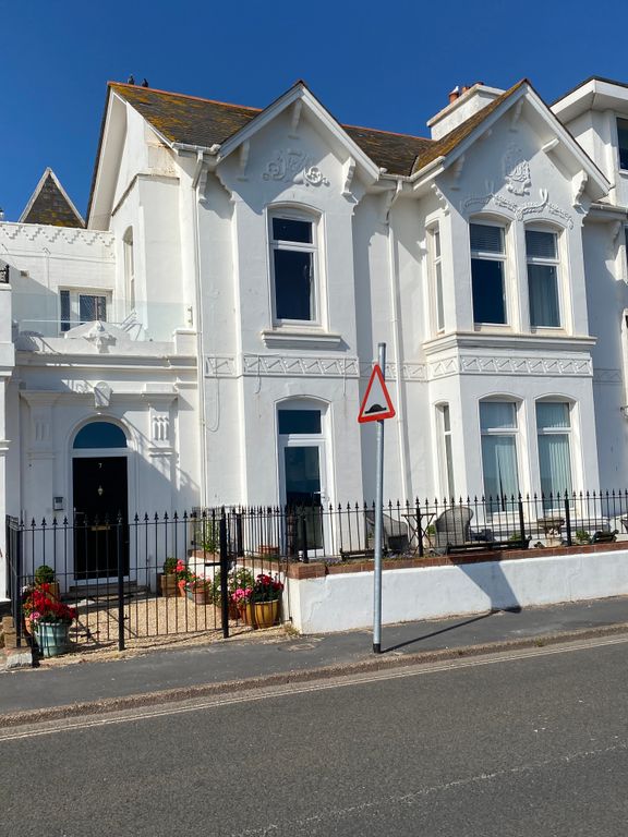 Property photo 1 of 10 Front