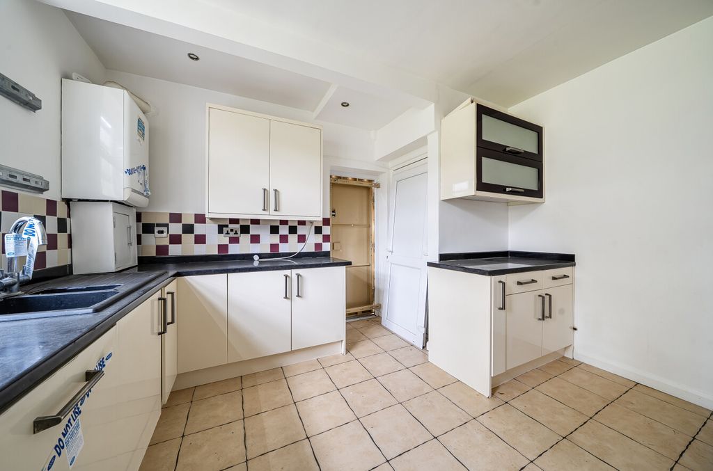 Property photo 2 of 15 1457162-15-69Fc7d...