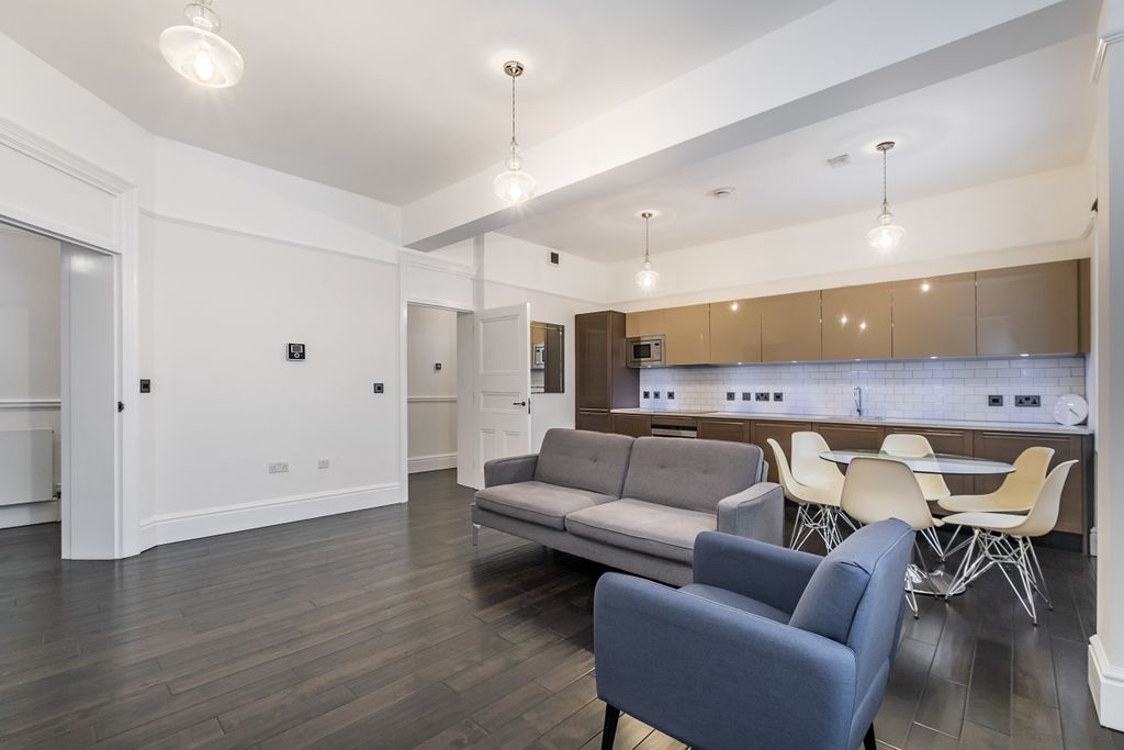 Property photo 1 of 17 Westminster-Palac...