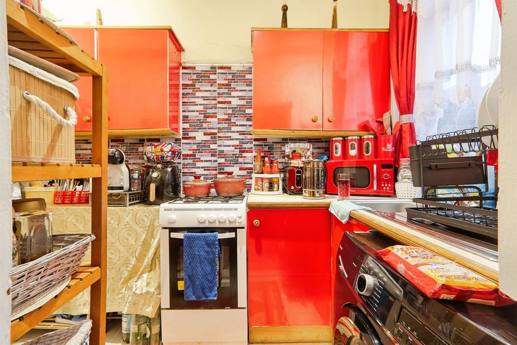 Property photo 2 of 14