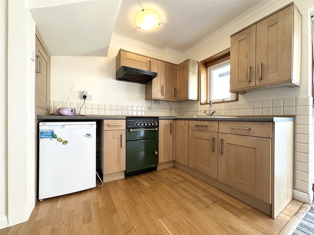 Property photo 3 of 25 Kitchen