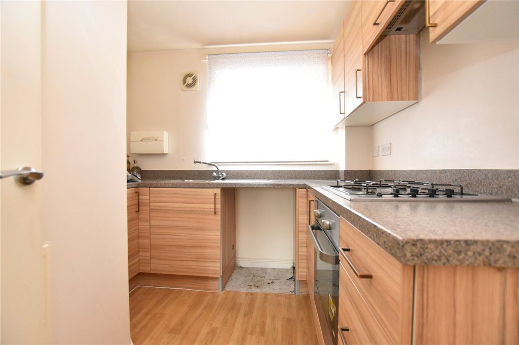 Property photo 2 of 16 Picture No. 23