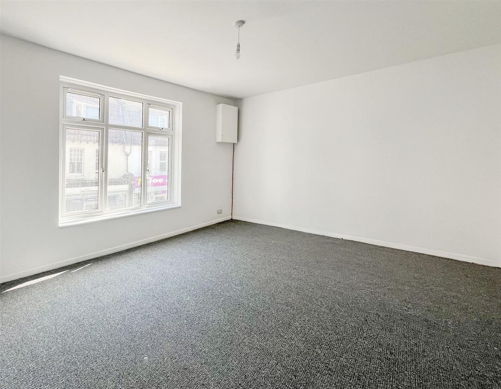 Property photo 2 of 14 Living Room