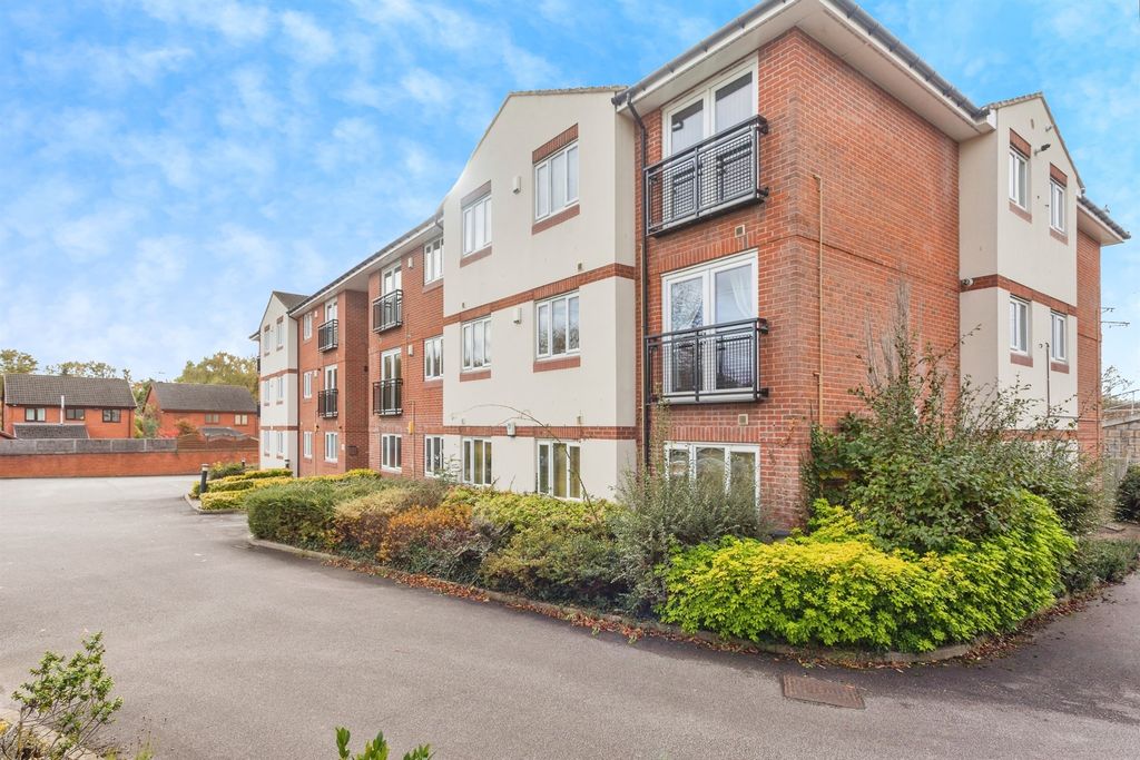 Property photo 1 of 17