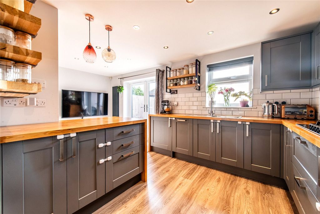 Property photo 2 of 16 Picture No. 08