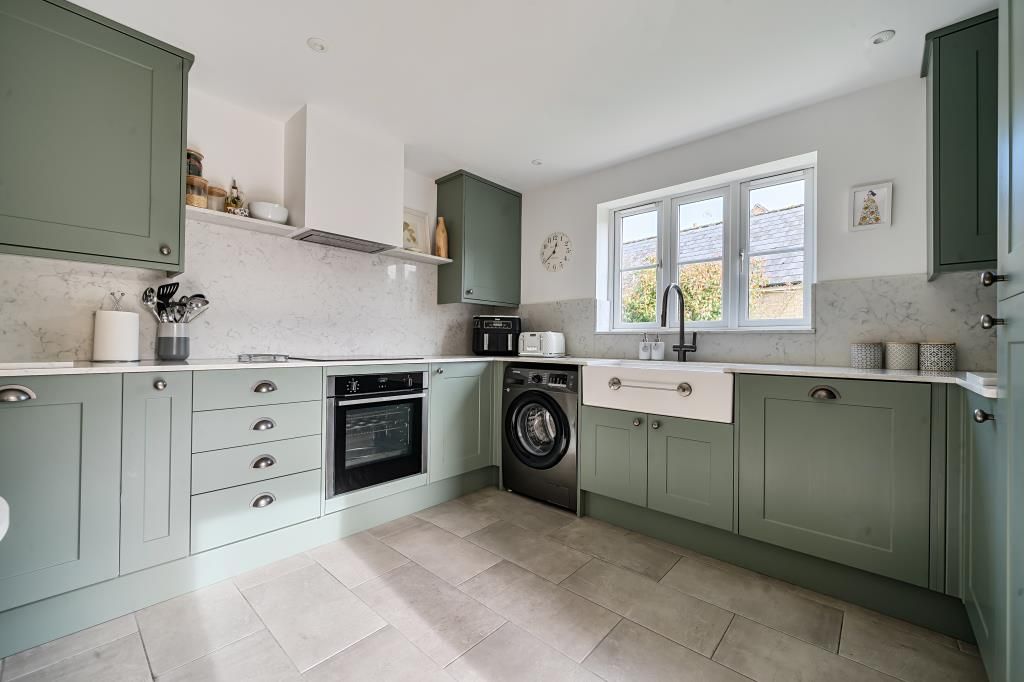 Property photo 2 of 20 Kitchen