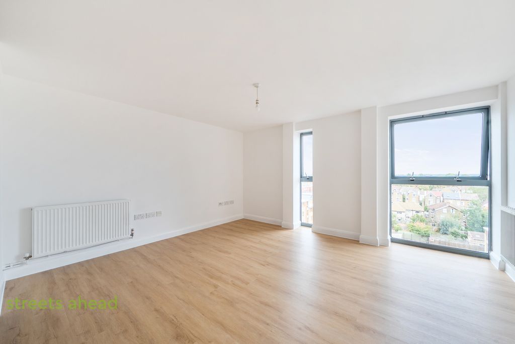 Property photo 1 of 13 080B8115-042c-4B0...