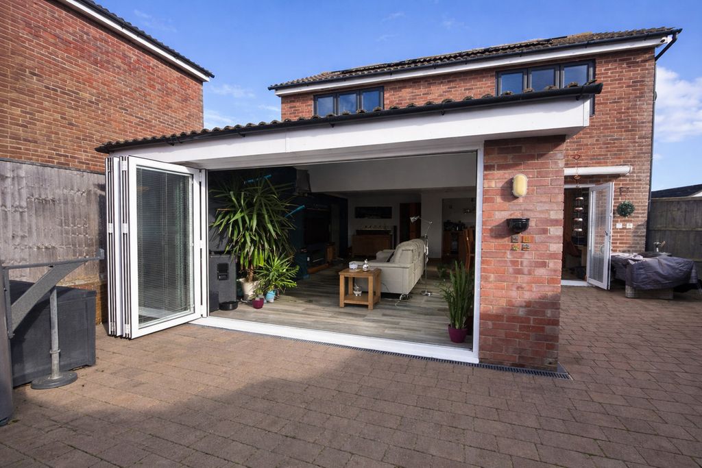 Property photo 2 of 19