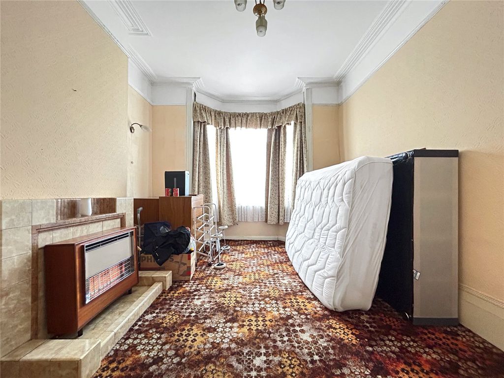 Property photo 3 of 13 Picture No. 10