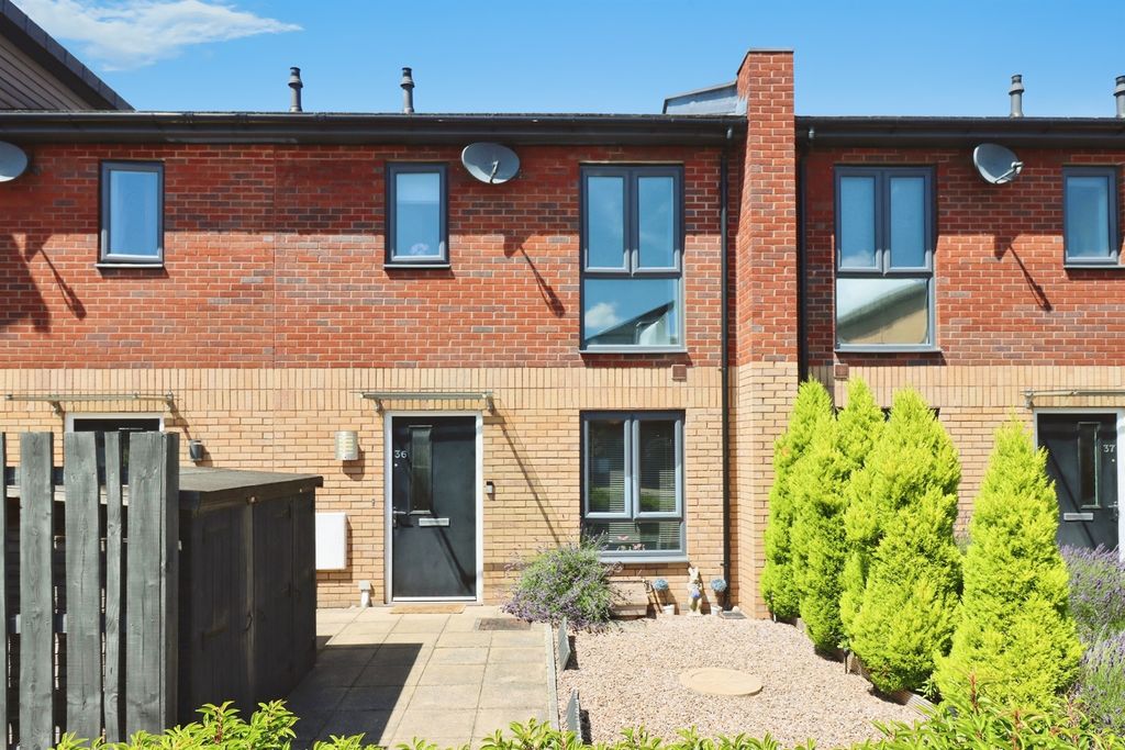 Property photo 1 of 17