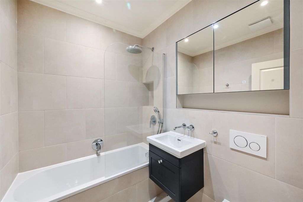 Property photo 2 of 12 1-64-Queensway (6).Jpg