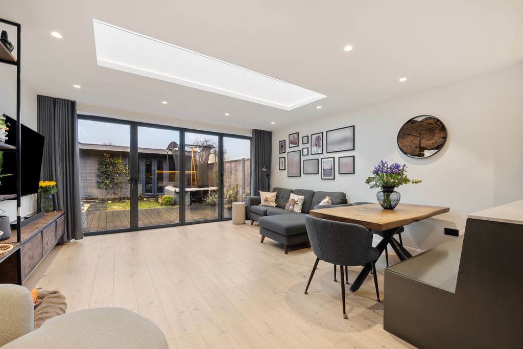 Property photo 2 of 26 Picture No. 20