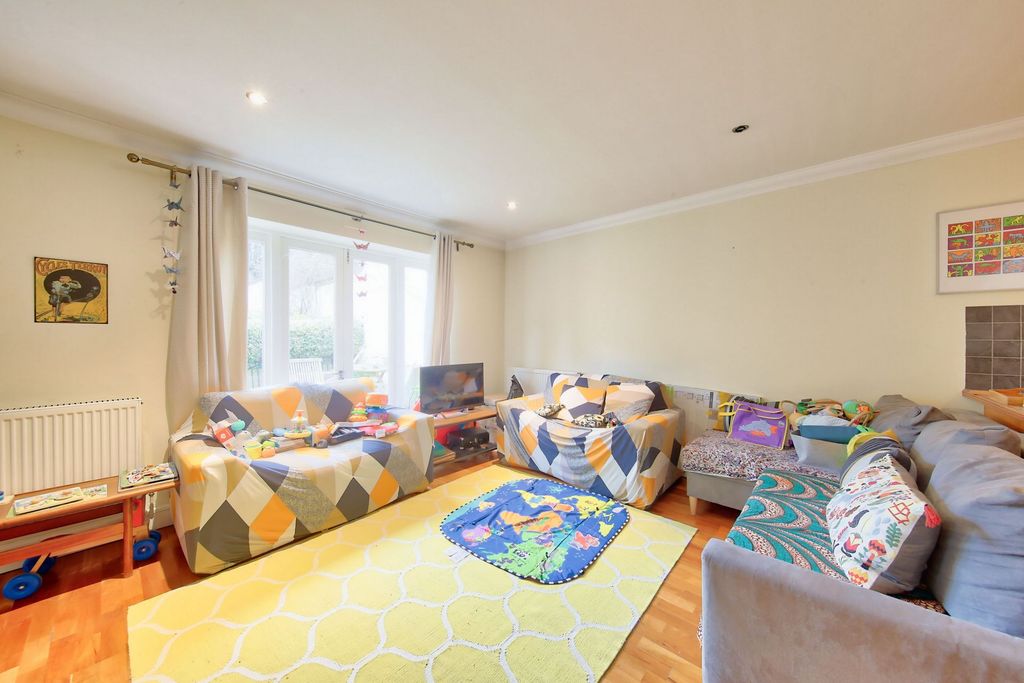 Property photo 3 of 11 Photo 9