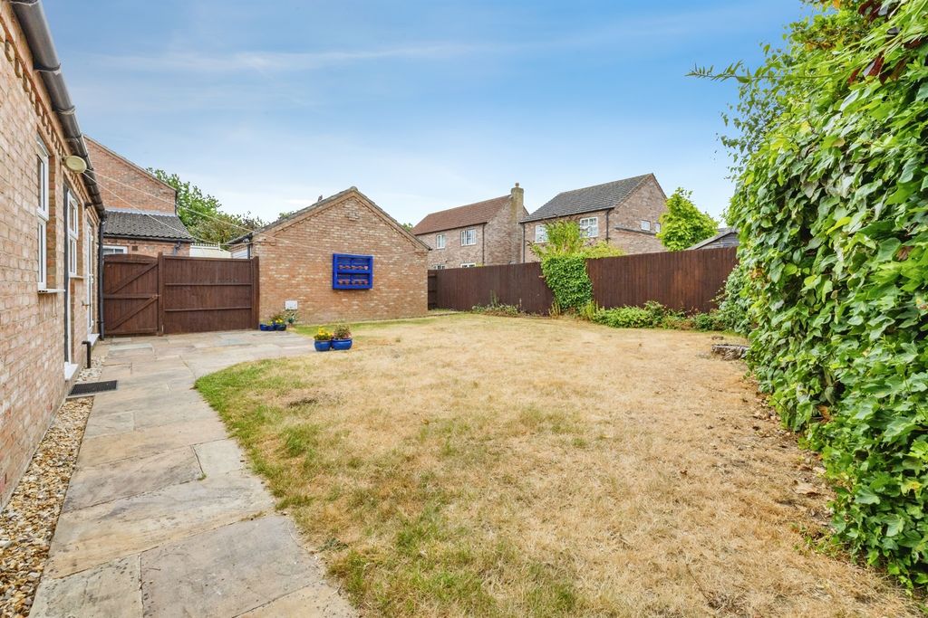 Property photo 2 of 18