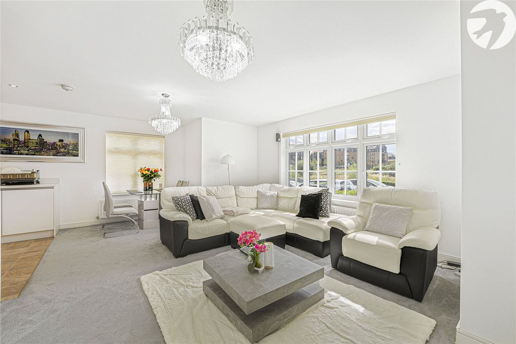 Property photo 1 of 18 Open Plan Living