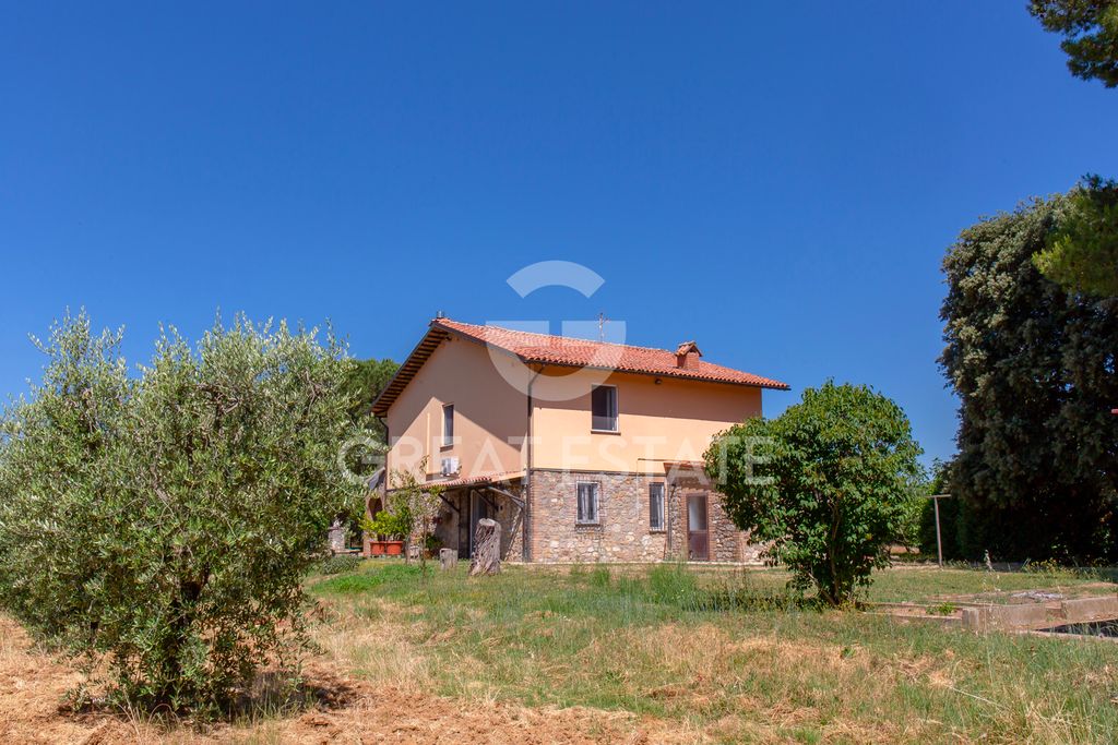 Property photo 2 of 32
