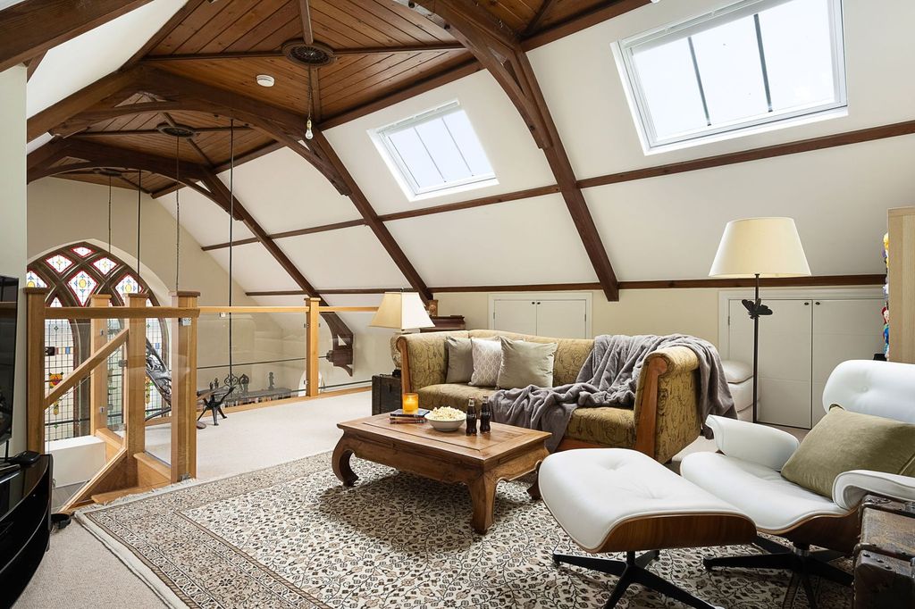 Property photo 1 of 16