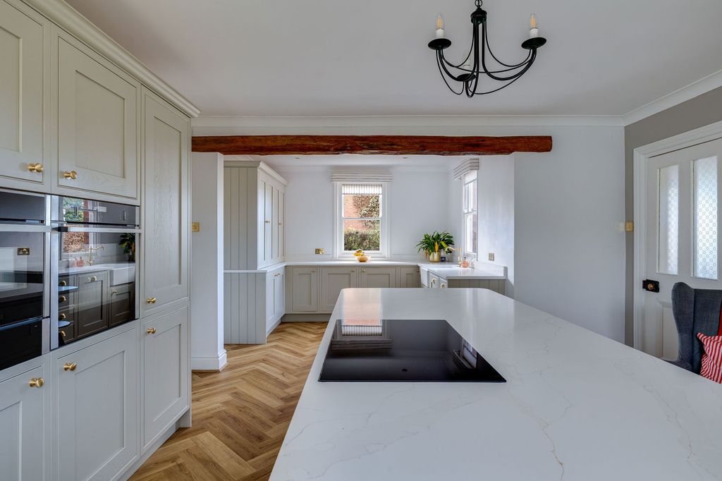 Property photo 3 of 38