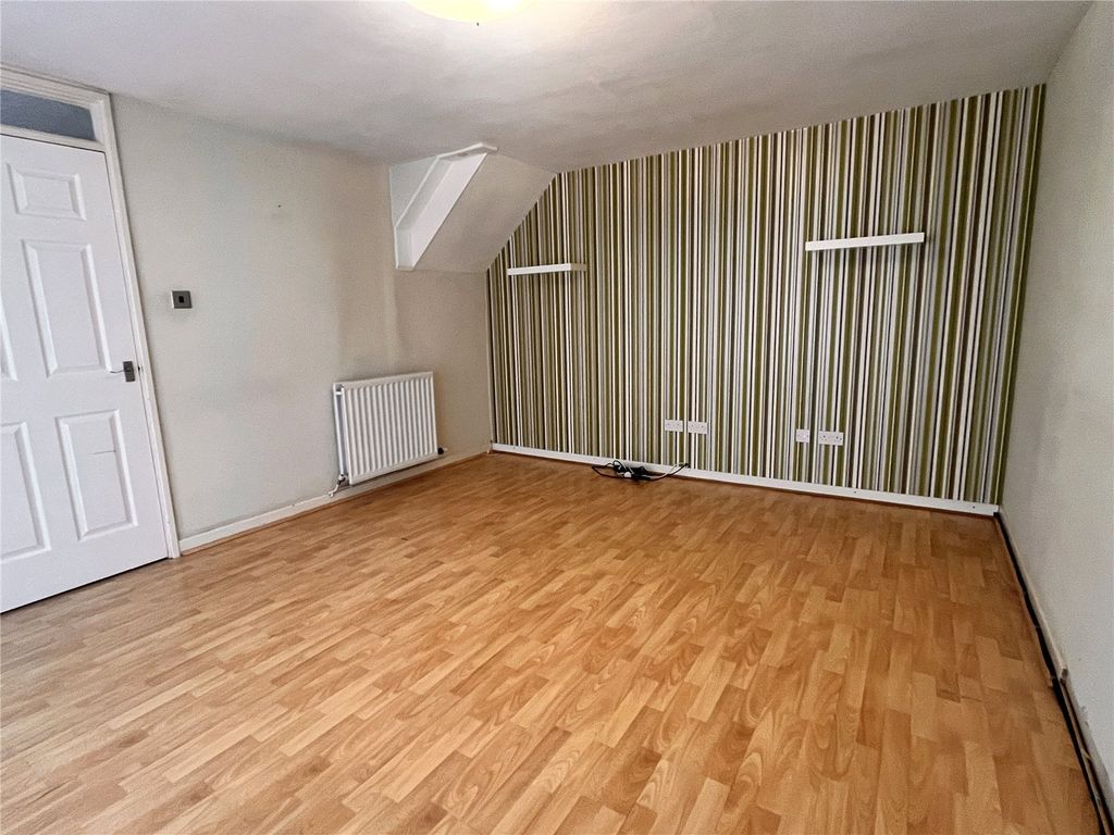 Property photo 2 of 18 Picture No. 10