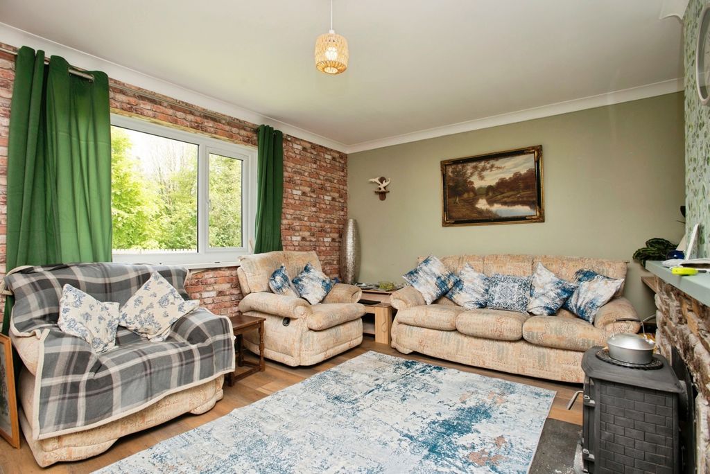 Property photo 2 of 20 Pbox-Img.Jpg