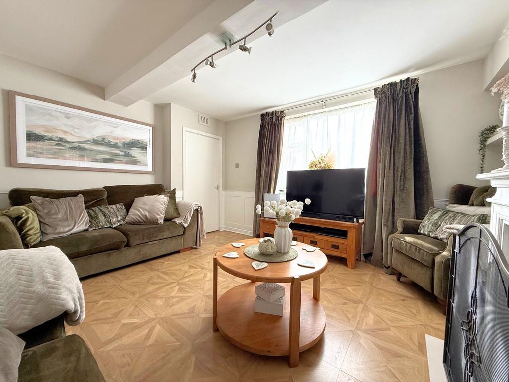 Property photo 2 of 16 Living Room