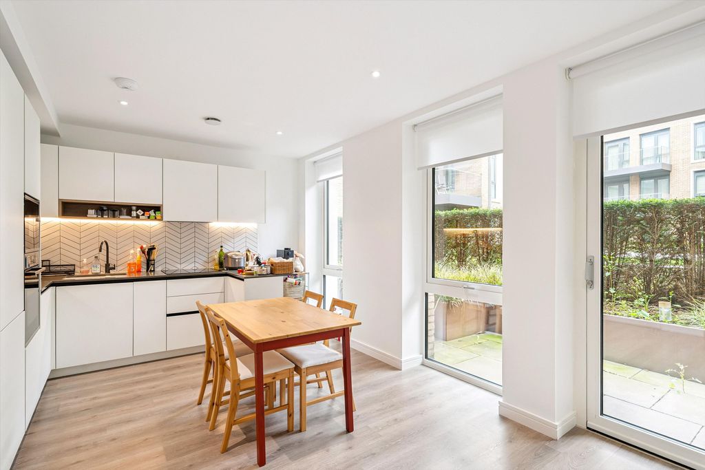 Property photo 2 of 14 Image