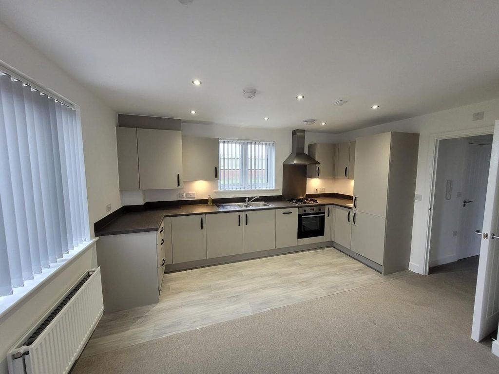 Property photo 2 of 7 Kitchen.Jpg