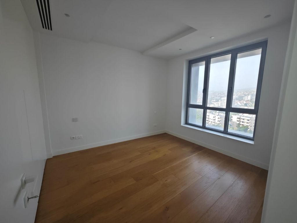 Property photo 3 of 31