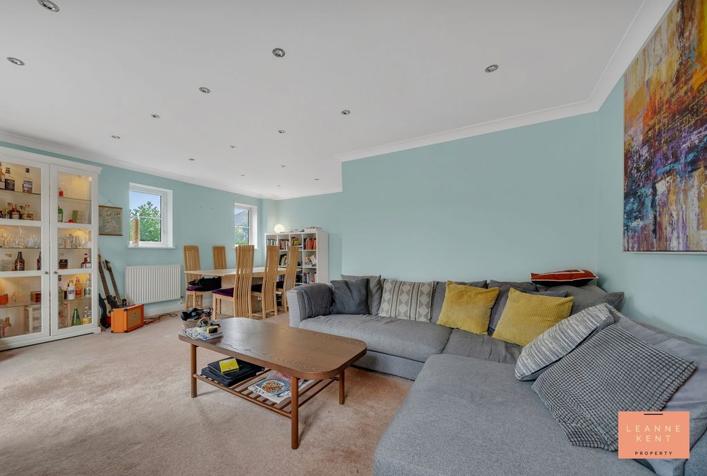 Property photo 2 of 29