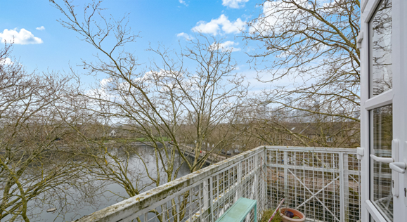 Property photo 2 of 17 Balcony