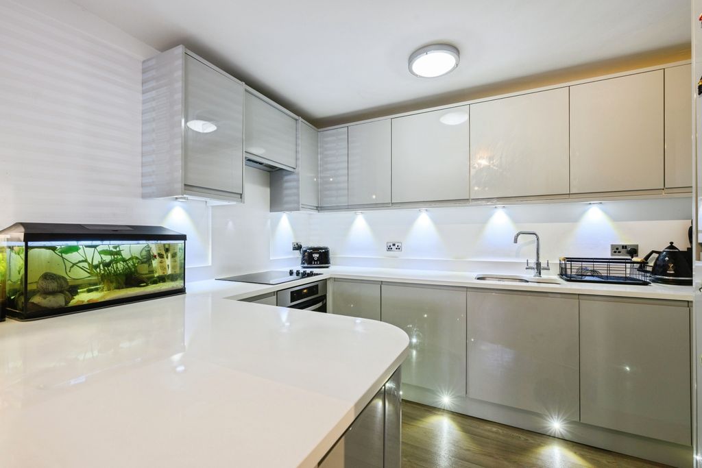 Property photo 2 of 21 Kitchen