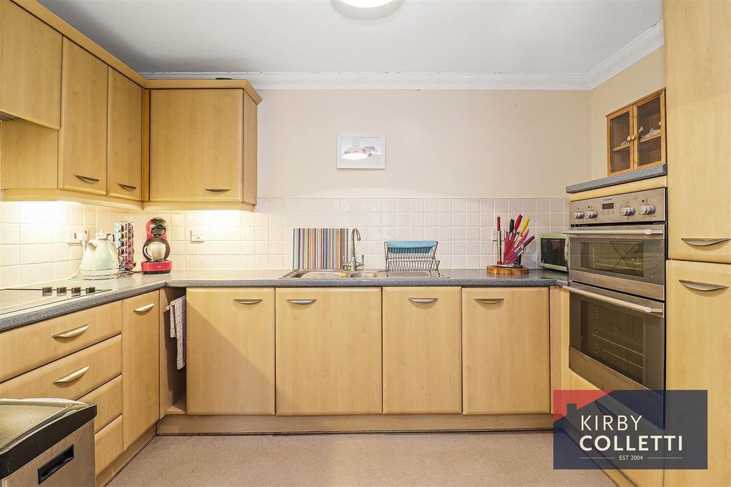 Property photo 3 of 15 Kitchen