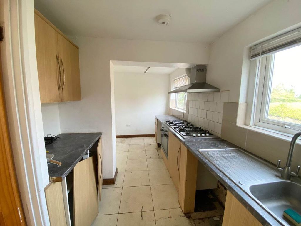 Property photo 2 of 15 Kitchen