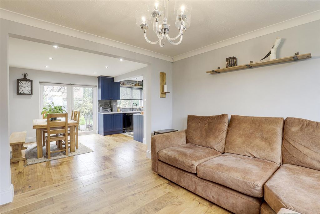 Property photo 3 of 27 4679.Jpg