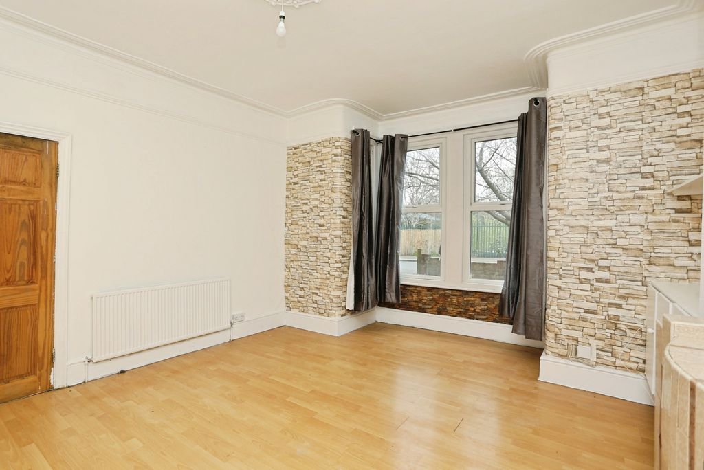 Property photo 3 of 15 Pbox-Img.Jpg