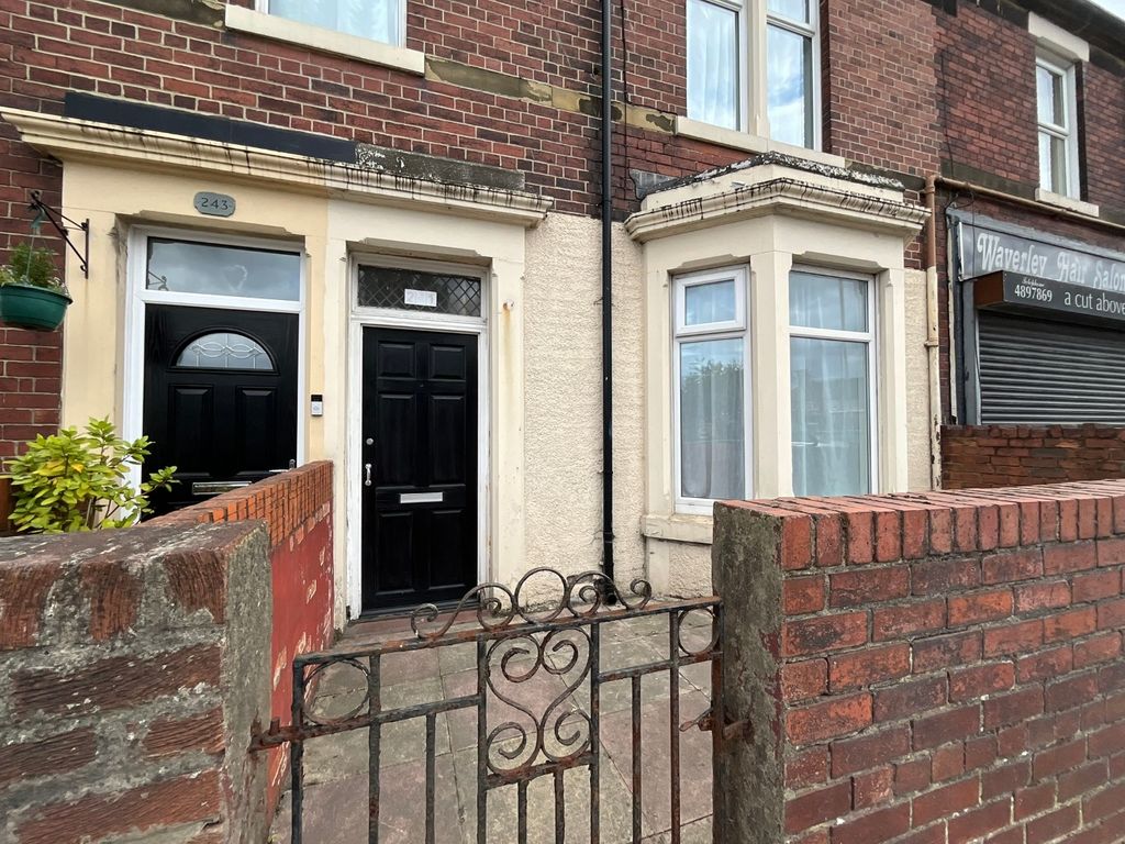 Property photo 3 of 12 4073095