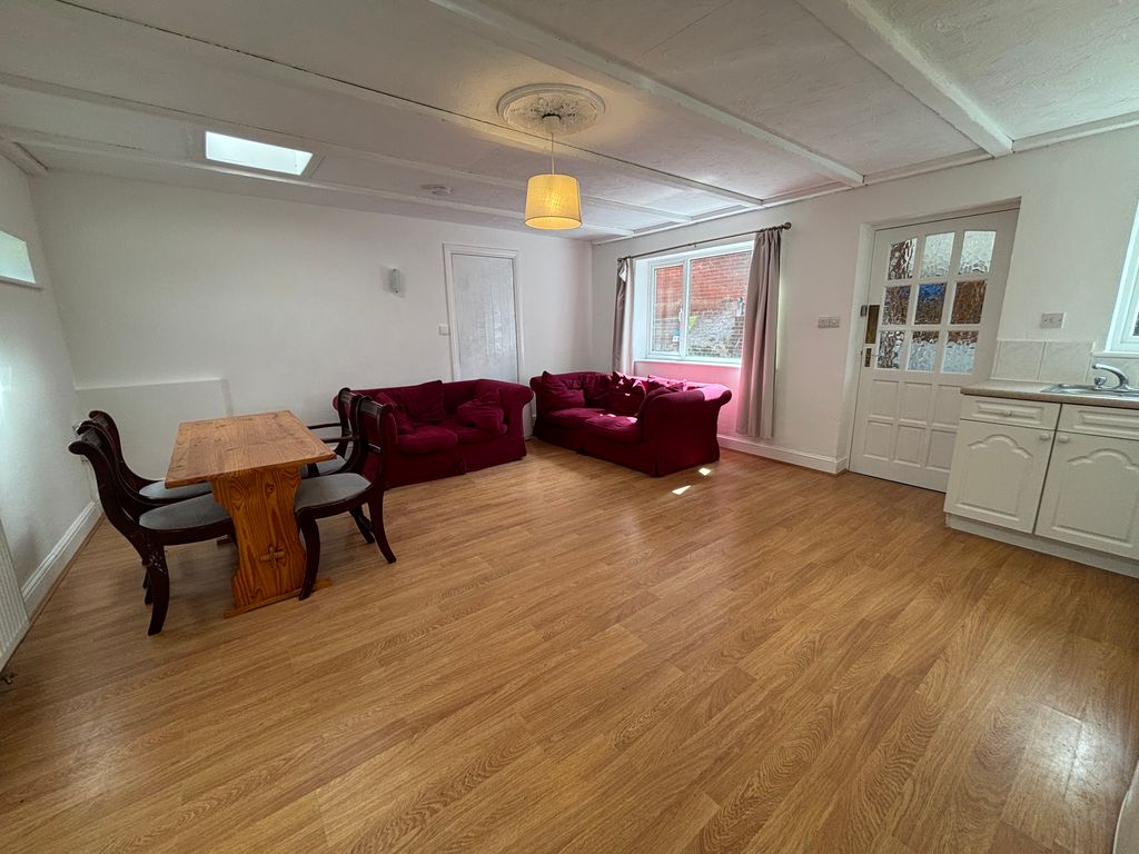 Property photo 1 of 11 Img_5685