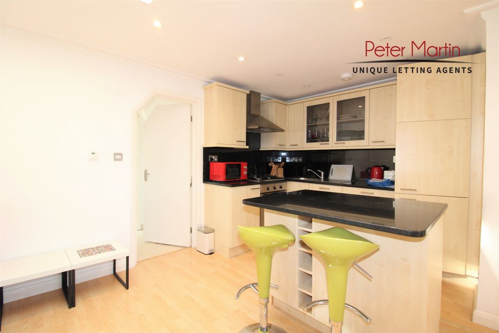 Property photo 2 of 7 Photo 5