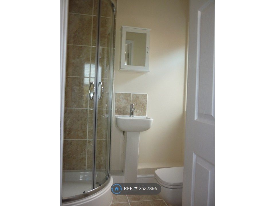 Property photo 3 of 7 En-Suite