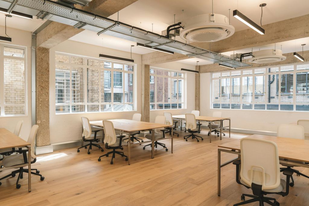 Property photo 2 of 16 11-12 Great Sutton Street - Interior