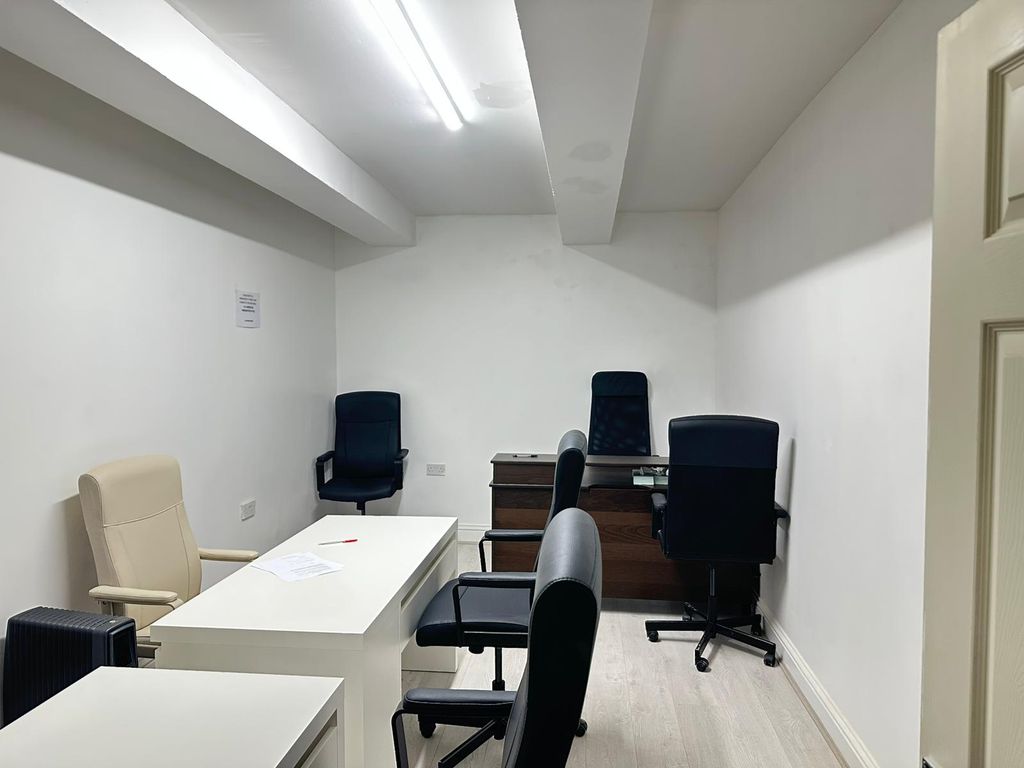 Property photo 1 of 2