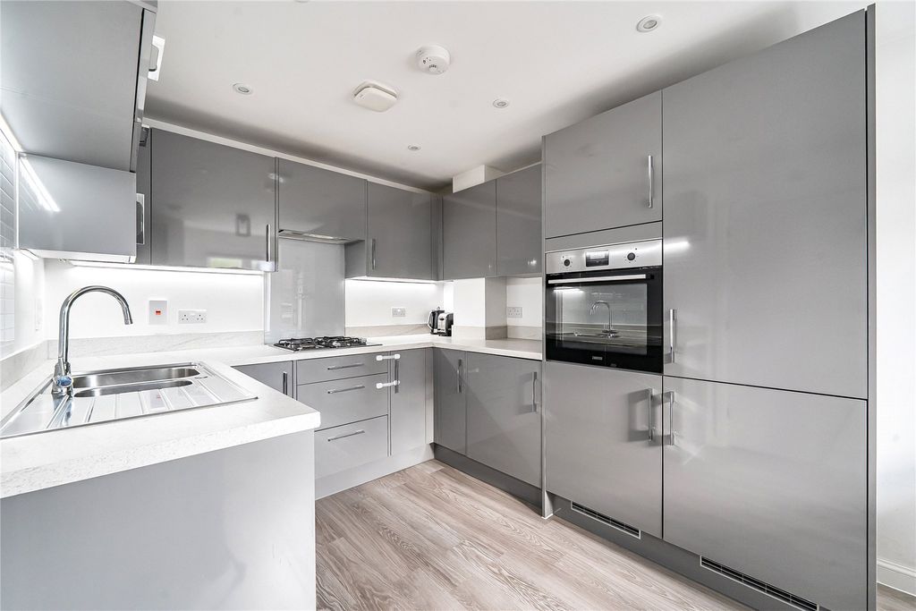 Property photo 3 of 20 Picture 3