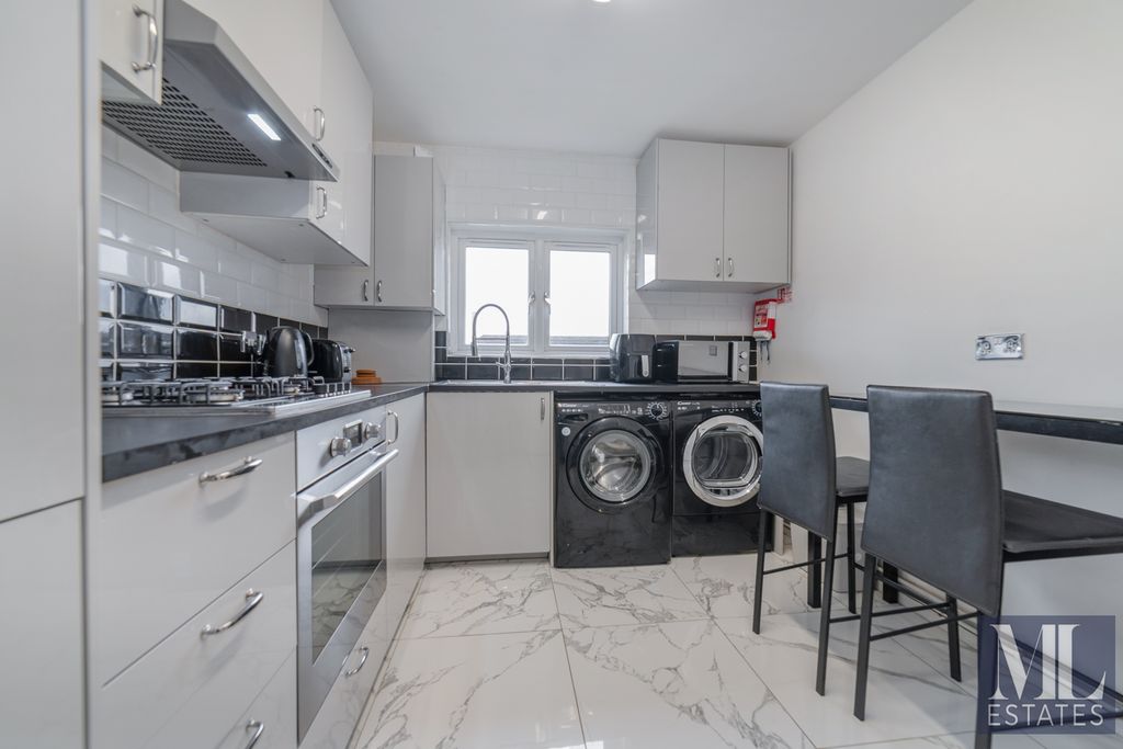 Property photo 3 of 6 Photo 3