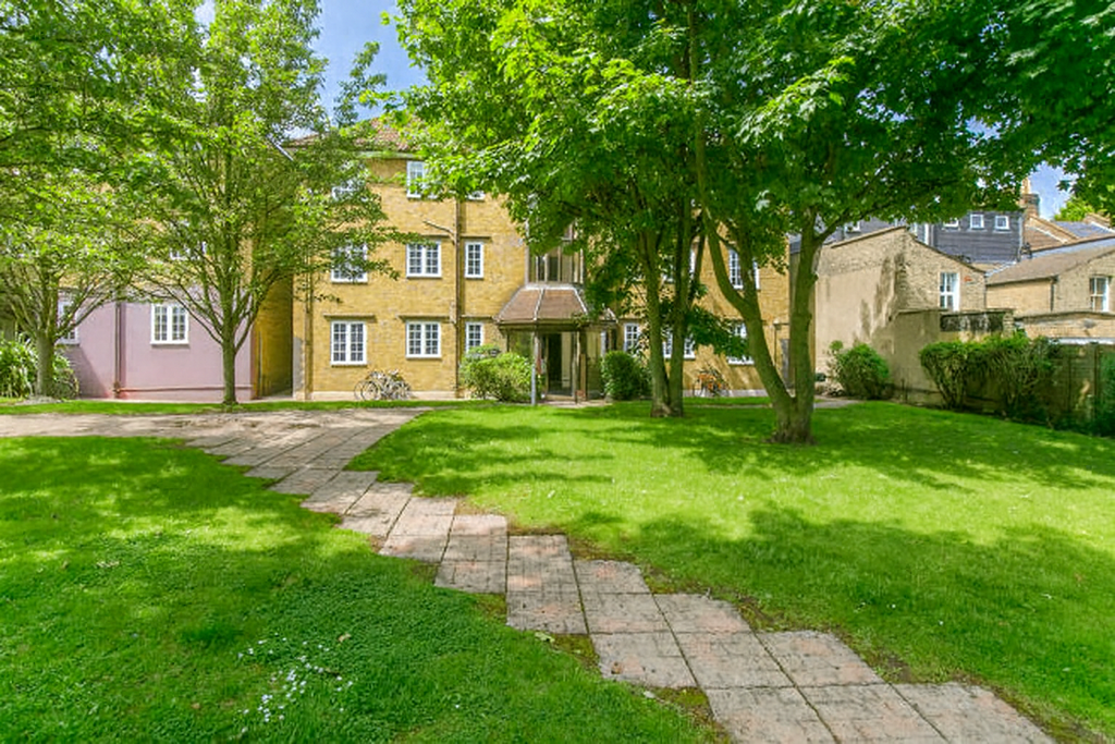 Property photo 1 of 2