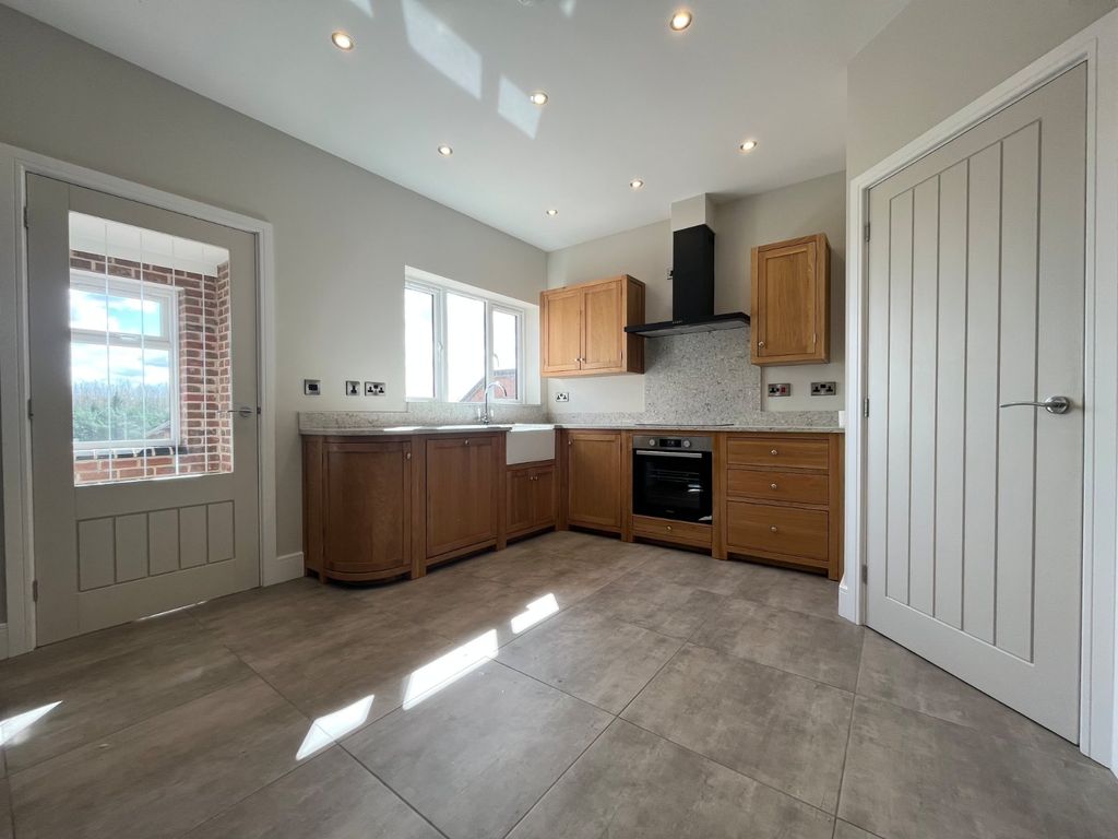 Property photo 2 of 18 Picture No. 07